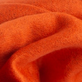 Orange silkesjal i børstet silke