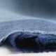 Ternet cashmere tørklæde i blå nuancer