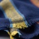 Navy cashmeretørklæde med farvede striber
