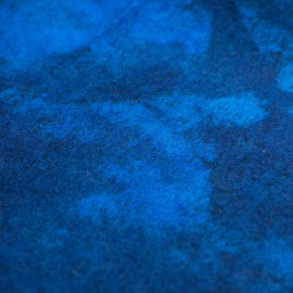 Cashmeretørklæde i blå spraymønster