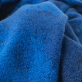 Cashmeretørklæde i blå spraymønster