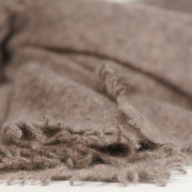 Strikket cashmeret&oslash;rkl&aelig;de i naturfarvet taupe