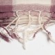 Ternet rosa og hvidt tørklæde i uld